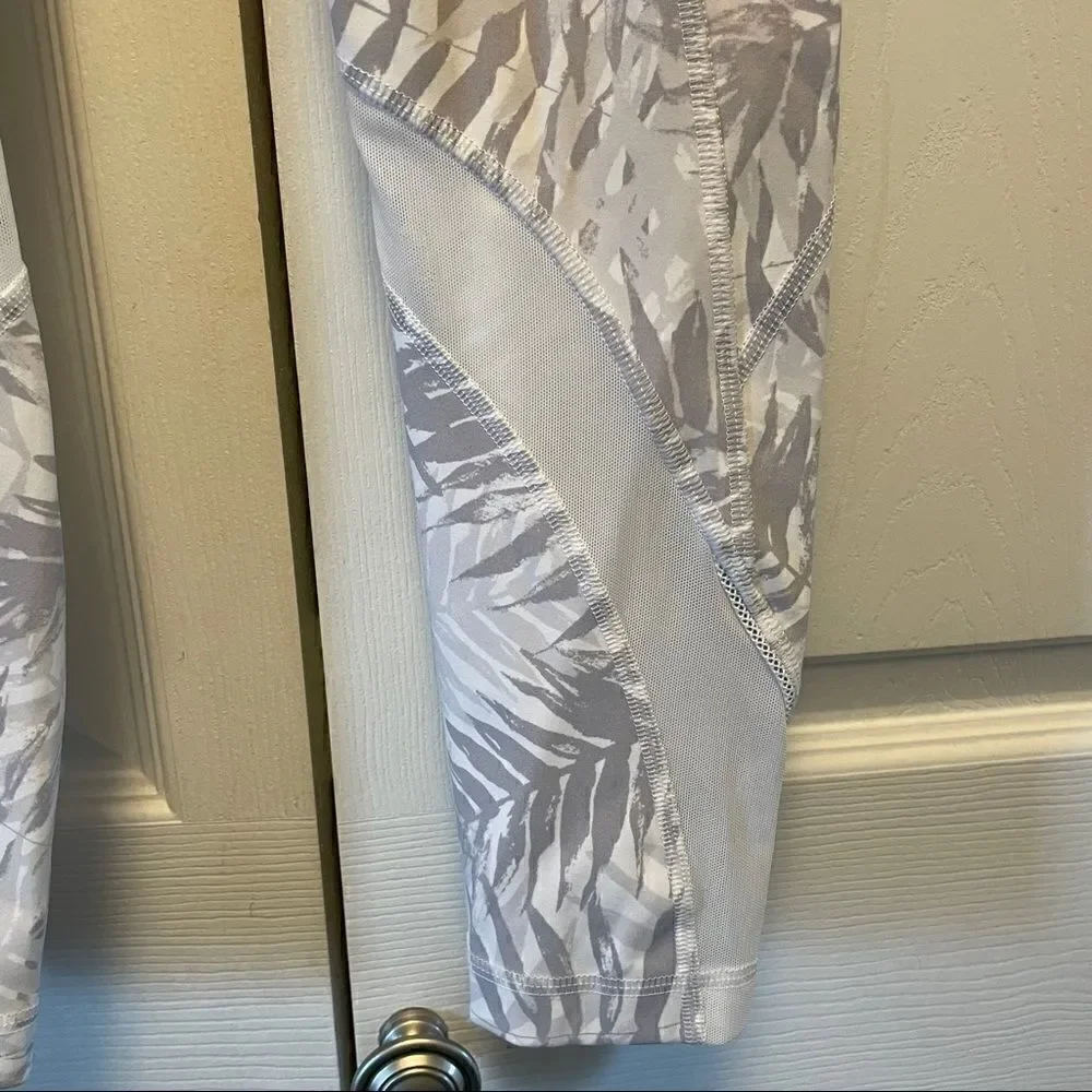 Lululemon Inspire Crop II Palm Camo Leggings Size 2